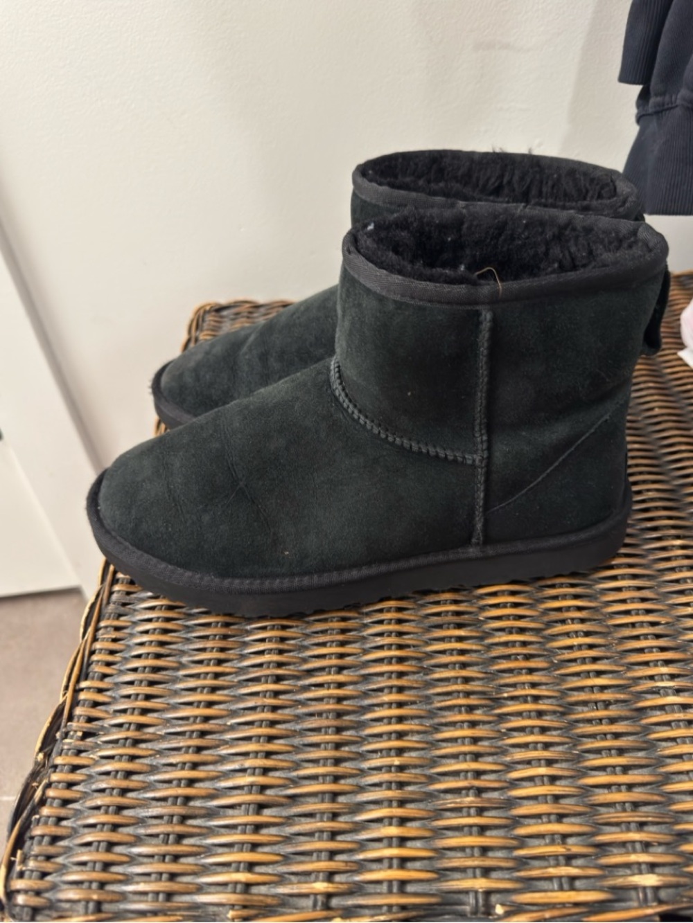 UGG Women's Classic Mini II Boots in Black